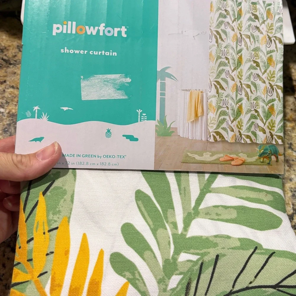 PILLOWFORT NWT botanical kids shower curtain -multi -72”
